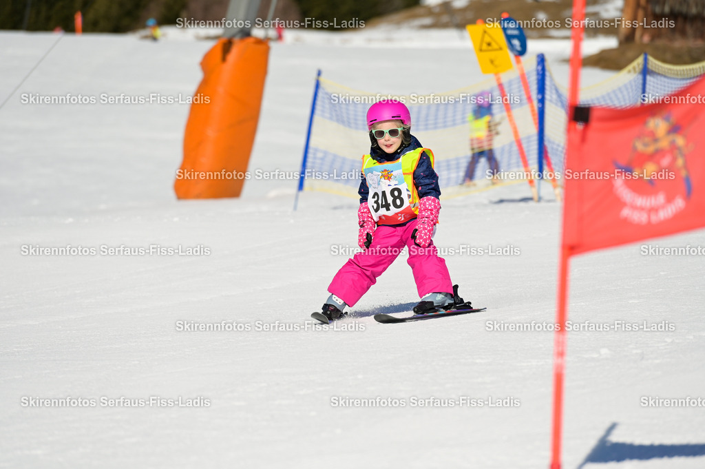 SRF_27.02.2026_130 | Skirennfotos,Serfaus,Fiss,Ladis,Kinderskirennen,Winter,Tirol,Oberland,skirace,SFL,feelfree,weil wir's genießen,ski,Ski,skifahren,Sonnenplateau, - Realisiert mit Pictrs.com