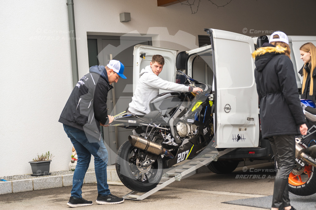 0205 - Bergrennen Landshaag2026 | BREITBILD Austria Webshop

Finde Fotos von: Breitbild, Breitbild Austria, Landshaag, Europeanbikers, KTM, BMW, Bergrennen, Bikeporn, Carporn, Bikes, Cars, Fotografie, Oberösterreich, Österreich, Berufsfotograf, Motorradteile Ganster, Julbach, Pannoniari - Realisiert mit Pictrs.com