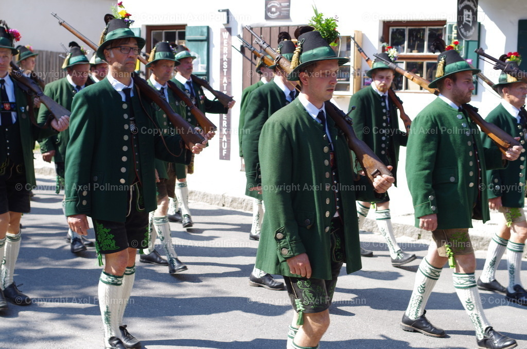IMGP3757 | fotografiert von Axel PollmannLeonhardi Wallfahrt Benediktbeuern und Murnau, Fronleichnam, Fasching, Landschaft im Loisachtal und Benediktbeuern  - Realisiert mit Pictrs.com