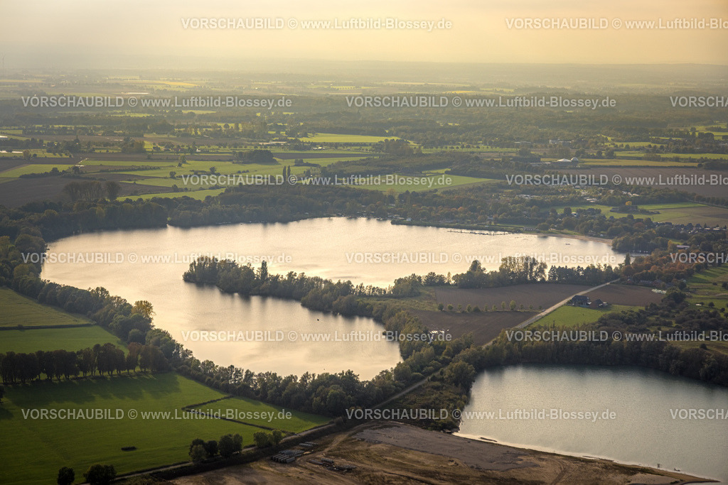 Kalkar241014422 | Luftbild, Wisseler See, Wiesen und Felder im abendlichen Gegenlicht, Wissel, Kalkar, Niederrhein, Nordrhein-Westfalen, Deutschland