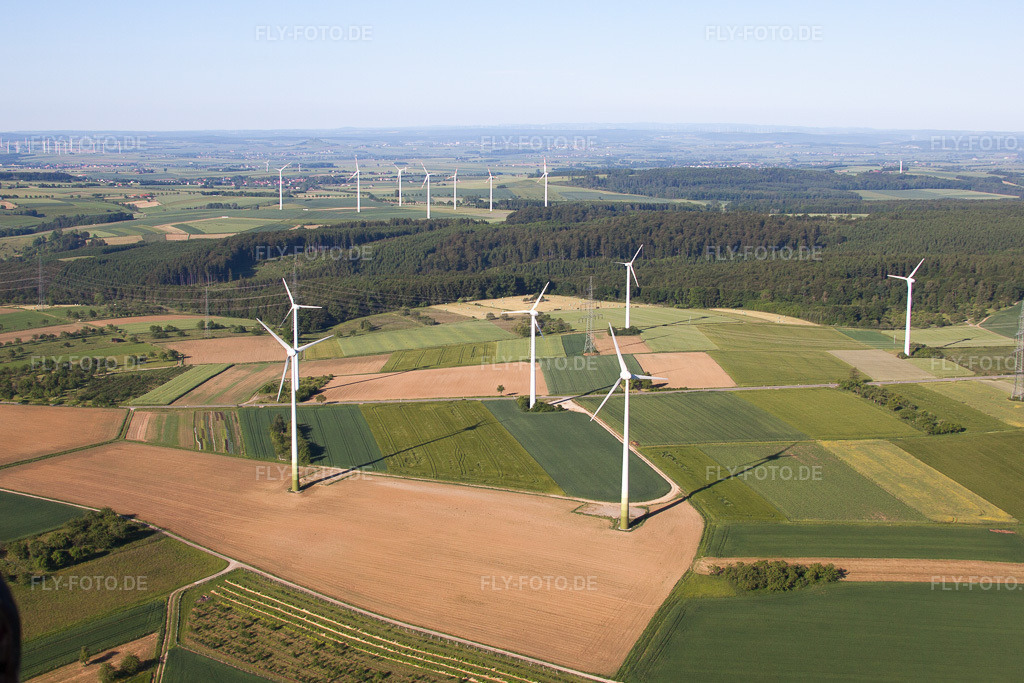 Luftbild: Windpark Haarbrück-Wortberg im Ortsteil Haarbrück in Beverungen im Bundesland Nordrhein-Westfalen in Deutschland. Foto: IMG_65662.jpg vom 25.05.2014 durch Werner Riehm/FLY-FOTO.de