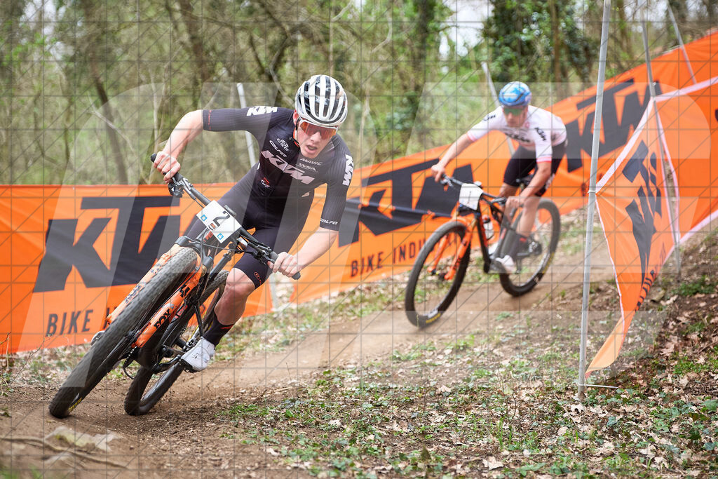 34. KTM Kamptal Trophy 2, BARRET MAUNZ Maks Alfred (AUT), Men Elite, KTM FACTORY MTB TEAM vor 1, FOIDL Maximilian (AUT), KTM FACTORY MTB TEAM | ZÖBING, Österreich – 2026-03-28: 34. KTM Kamptal Trophy2, BARRET MAUNZ Maks Alfred (AUT), Men Elite, KTM FACTORY MTB TEAM vor 1, FOIDL Maximilian (AUT), KTM FACTORY MTB TEAMFoto: © 2026 Martin Bihounek - MB Creative e.U.