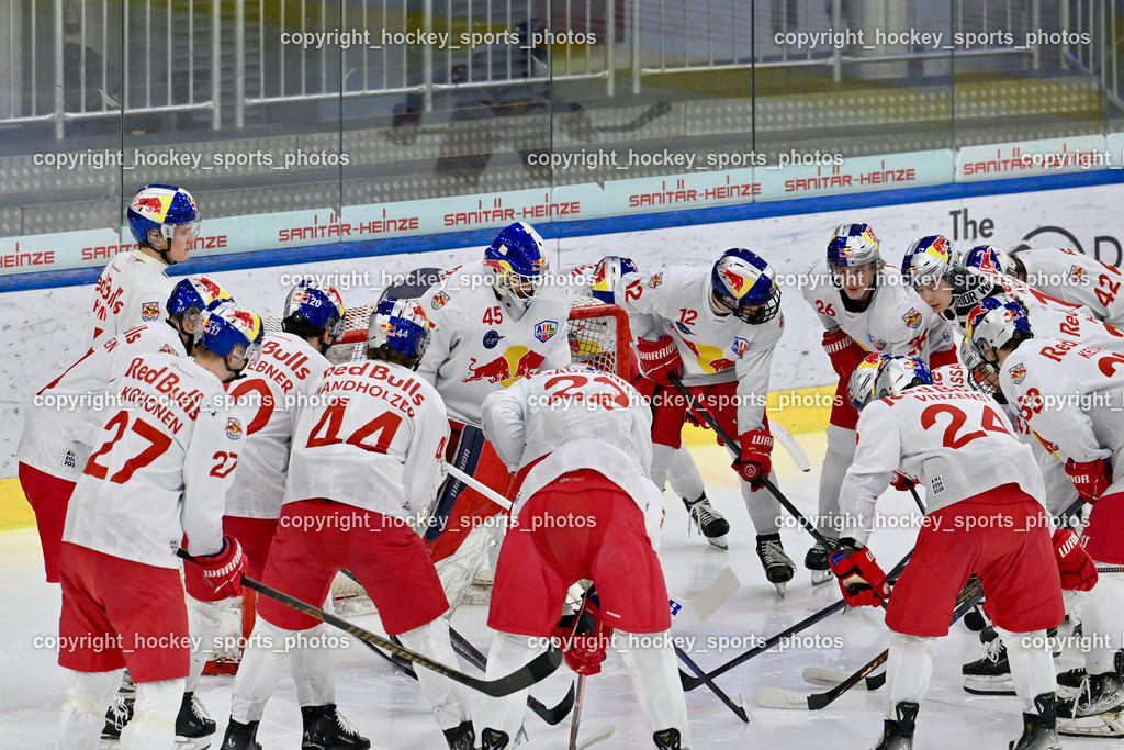 RED BULL HOCKEY JUNIORS vs. EK DIE ZELLER EISBÄREN | RED BULL HOCKEY JUNIORS Mannschaft, RED BULL HOCKEY JUNIORS vs. EK DIE ZELLER EISBÄREN, RED BULL HOCKEY JUNIORS vs. EK DIE ZELLER EISBÄREN am 14.01.2025 in Salzburg (Eisarena Salzburg), Austria, (Photo by Bernd Stefan)