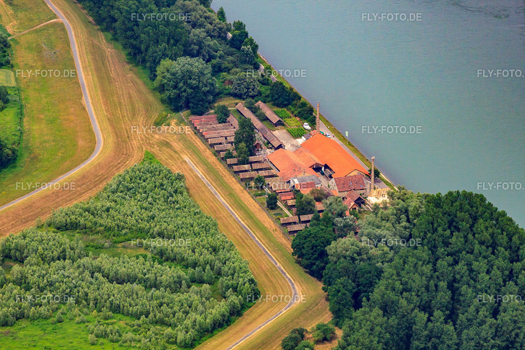 Ziegeleimuseum Sondernheim am Rhein https://www.ziegelei-sondernheim.de/ | Luftbild: Ziegeleimuseum Sondernheim am Rhein https://www.ziegelei-sondernheim.de/ in Germersheim im Bundesland Rheinland-Pfalz in Deutschland. Foto: IMG_29780.jpg vom 02.07.2010 durch Werner Riehm/FLY-FOTO.de - Realisiert mit Pictrs.com