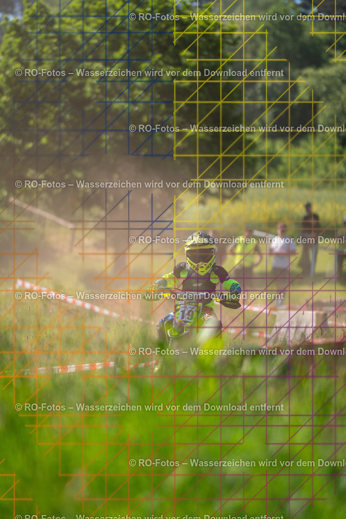 Wolfshausen 1 Lauf -284 | Sportfotografie von RO-Fotos: Motorsport, Motocross, Enduro, Laufveranstaltungen und Triathlon. Professionelle Fotos von Sportlern und Events. - Realisiert mit Pictrs.com