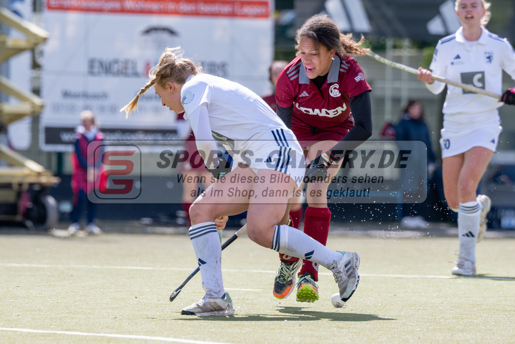 SFE_20240421_0125 | Düsseldorf, Deutschland, 21.04.2024: Sara Strauss (Düsseldorfer HC) in Aktion waehrend des Spiels der Feldhockey 1. Bundesliga Damen zwischen Düsseldorfer HC - Münchener SC im Düsseldorfer Hockeyclub 1905 e.V. am 21.04.2024 in Düsseldorf, Deutschland. (Foto von Stephan Fehrmann)

Düsseldorf, Germany, 21.04.2024: Sara Strauss (Düsseldorfer HC) in action during the game of Feldhockey 1. Bundesliga Damen between Düsseldorfer HC - Münchener SC in Düsseldorfer Hockeyclub 1905 e.V. at 21.04.2024 in Düsseldorf, Deutschland. (Foto from Stephan Fehrmann)