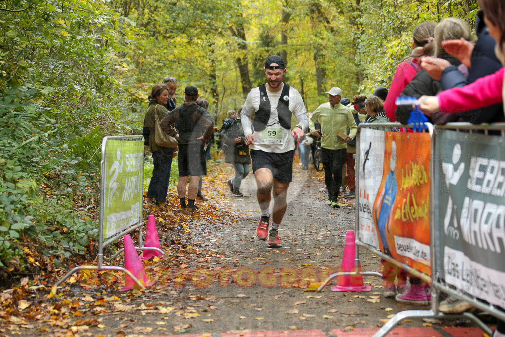 251026_1304_EX1_2403 | Sportfotografie im Rhein-Sieg Kreis, Köln, Bonn, NRW, Rheinland Pfalz, Hessen, etc. Unser Tätigkeitsfeld umfasst den Laufsport vom Volkslauf über den Marathon, Duathlon, Triathon bis zum Ultralauf wie Kölnpfad Ultra oder Schindertrail.