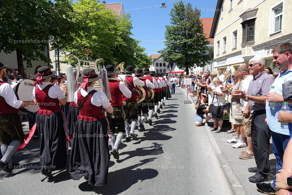 news-2022-Juli17-Musikumzug-Reutte-DSD03183-Seeg_Allgaeu | Info aus dem Bezirk Reutte/Ausserfern Tirol sowie eine umfangreiche Bilddatenbank über die gesamte Region: Lechtal, Talkessel Reutte, Tannheimertal, Zwischentoren. Lech, Plansee, Zugspitze, Grenztunnel, B179, Fernpassstraße, Verkehr, Lawinen, Tradition, - Realisiert mit Pictrs.com