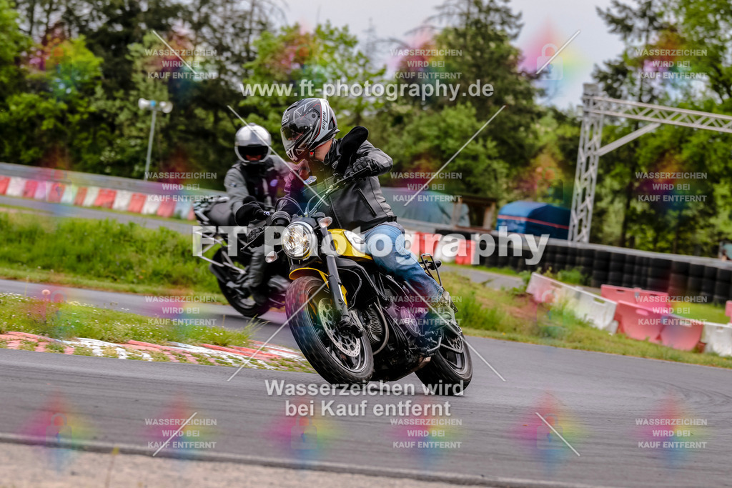 MotoTeamVBK-20636 | Hier findet Ihr Bilder von Touristenfahrten auf der Nürburgring Nordschleife oder von anderen Veranstaltungen die ich besucht habe. Viel Spass beim Durch Schauen 