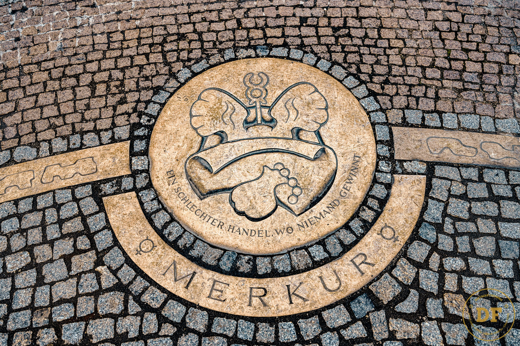 494-Merkur-golden-no-logo-2 | Geschenke, Wandbilder und Accessoires mit Motiven aus Dresden und anderen schönen Orten zur Verschönerung Deines zu Hauses und zum verschenken gewünscht? Wähle Deine Lieblingsbild auf dem Produkt Deiner Wahl. 