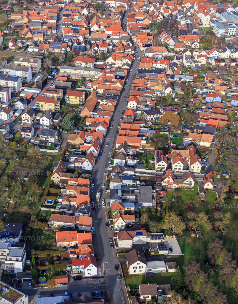 Luftbild: Luitpoldstr in Herxheim bei Landau im Bundesland Rheinland-Pfalz in Deutschland. Foto: IMG_145146-Pano.jpg vom 04.01.2025 durch Werner Riehm/FLY-FOTO.deAuflösung des Originals: 4386 x 5591 px