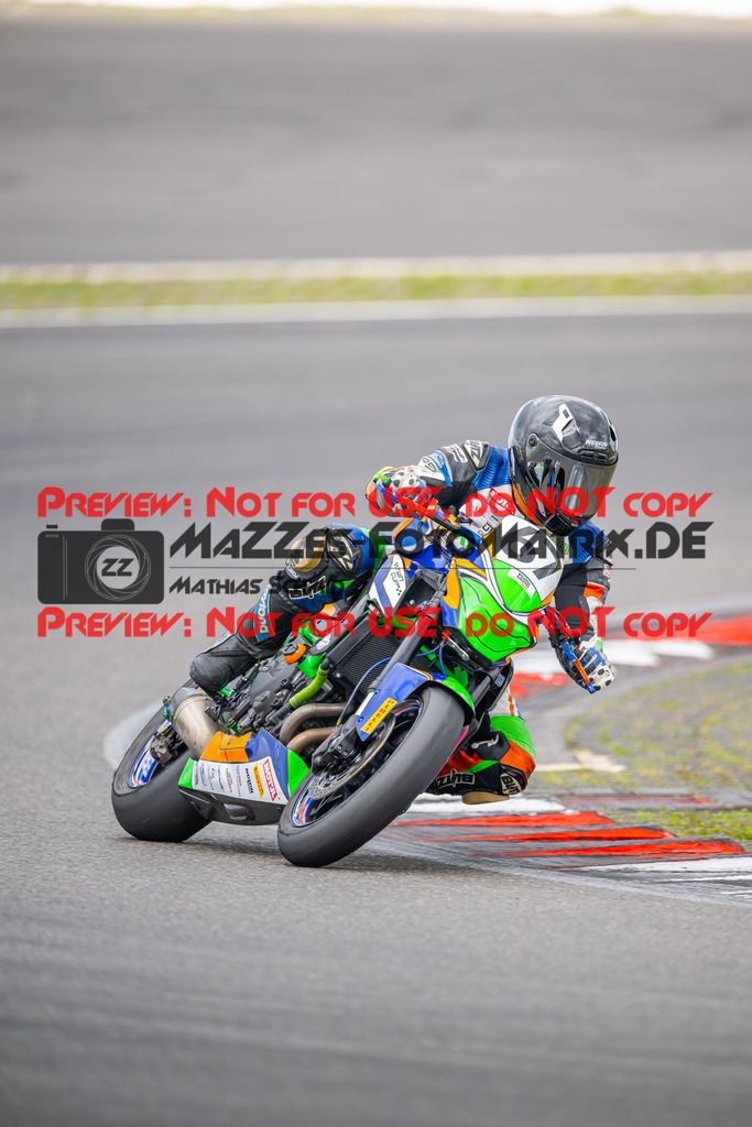 MaZZes-Fotomatrix-20260904-634277 | TWIN