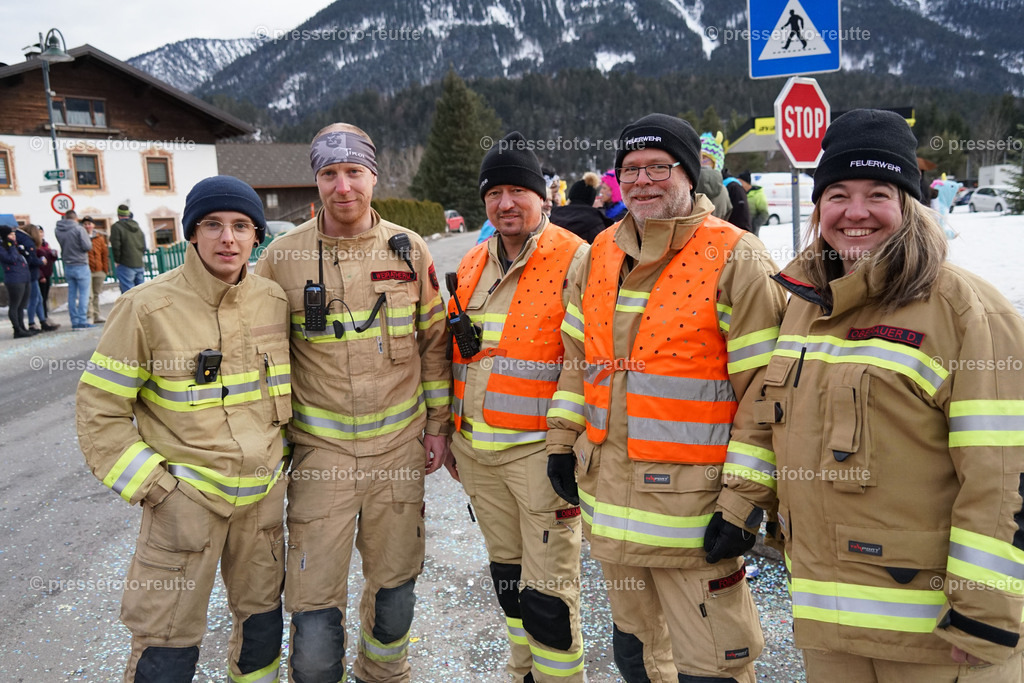 news-2023-Feb11-Fasching-Weissenbach-DSC02151 | Info aus dem Bezirk Reutte/Ausserfern Tirol sowie eine umfangreiche Bilddatenbank über die gesamte Region: Lechtal, Talkessel Reutte, Tannheimertal, Zwischentoren. Lech, Plansee, Zugspitze, Grenztunnel, B179, Fernpassstraße, Verkehr, Lawinen, Tradition, - Realisiert mit Pictrs.com