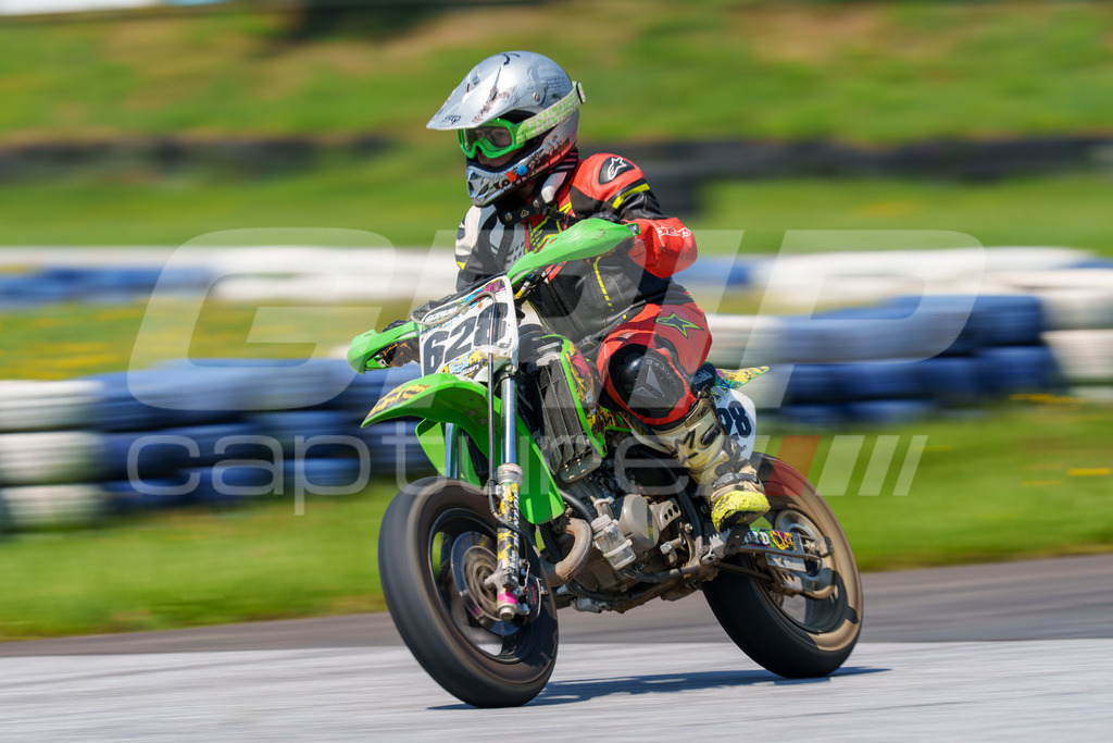 G-Cup + Supermoto Staatsmeisterschaft + Hungarian Supermoto Championship | GRIPcapture steht für authentische Sportfotografie in Österreich – für Momente, die mehr sind als Geschwindigkeit oder Ergebnis. Es geht um Emotion, Spannung, Fokus und den Augenblick, der oft nur einen Wimpernschlag dauert.Ob Motorsport, Teamsport oder 