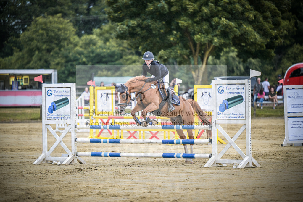 DOS_7639 | Entdecke hochwertige Reitturnierfotos von Foto Oger. Professionell, emotional und authentisch – jetzt Lieblingsmomente im Shop bestellen. - Realisiert mit Pictrs.com
