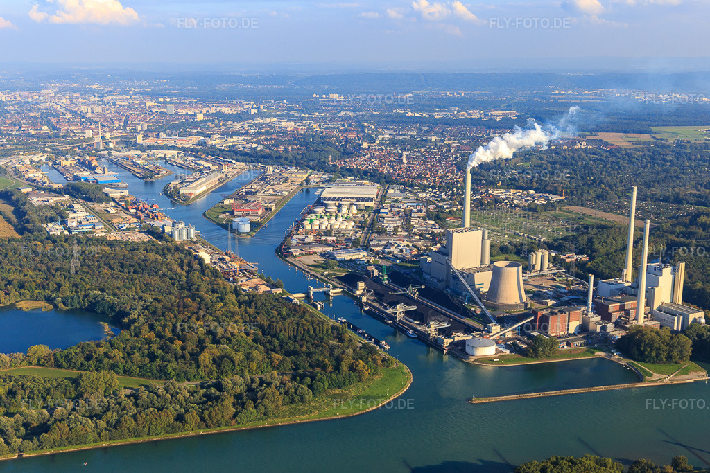 Luftbild: Karlsruher Rheinhäfen mit EnBW Energie Baden-Württemberg AG, Rheinhafen-Dampfkraftwerk Karlsruhe aus Nordwesten im Ortsteil Daxlanden in Karlsruhe im Bundesland Baden-Württemberg in Deutschland. Foto: IMG_103591.jpg vom 23.09.2017 durch Werner Riehm/FLY-FOTO.deWWW.ENBW.COM