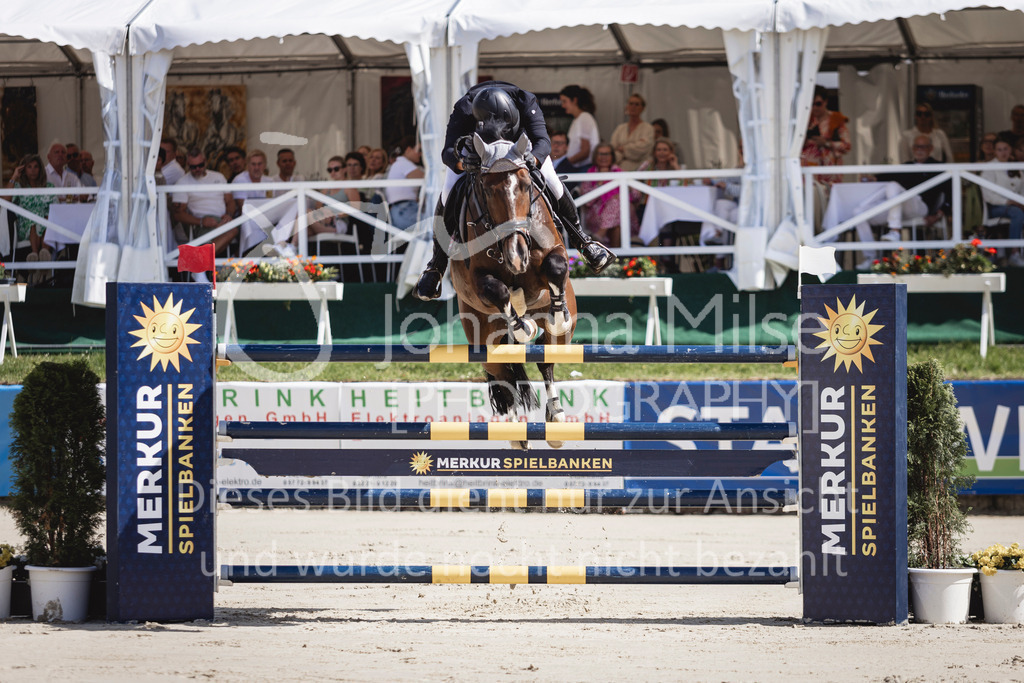 240714_BHO_GroßerPreis-627 | Deine schönsten Turniermomente als professionelle Fotos! Entdecke hochwertige Pferdesport-Fotografie im Online-Shop. Jetzt Fotos finden & bestellen!