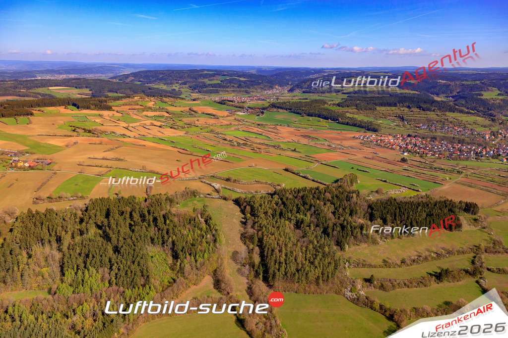 Die Luftaufnahme Kreuzberg - Kronach wurde 2017 mittels Flugzeug (keine Drohne) erstellt. Perfekte Schärfe und Druck- Auflösung- Garantiert!