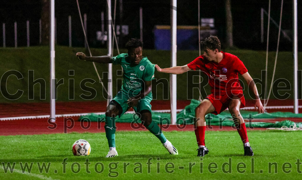 2023-09-01_025_SC_Baldham-Vaterstetten_gegen_TSV_1877_Ebersberg | Vaterstetten, Deutschland, 01.09.2023:
Fußball, Kreisliga 2023 / 2024, 3. Spieltag, SC Baldham-Vaterstetten gegen TSV 1877 Ebersberg, Ergebnis: 1:2

Lusilawo Kisungu (TSV 1877 Ebersberg, #12), Manuel Rook (SC Baldham-Vaterstetten, #20)

Foto: Christian Riedel / fotografie-riedel.net