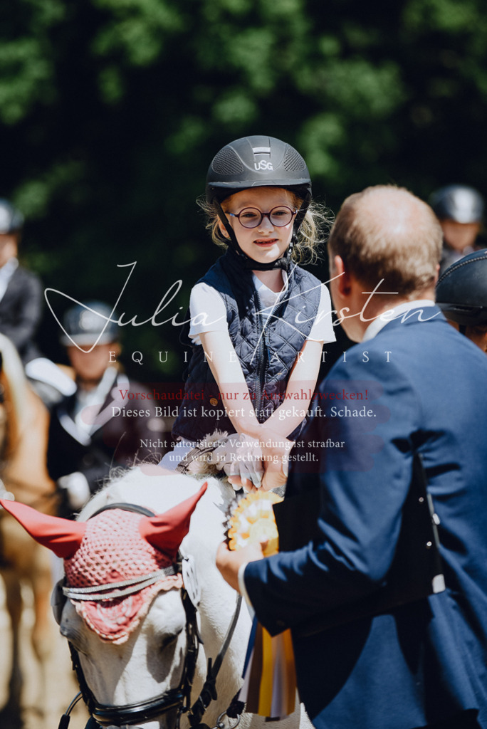 DSC_2660 | Pferde- und Turnierfotografie in Westsachsen. Pferdeportraits, Auftragszeichnungen und intuitive Kunst.