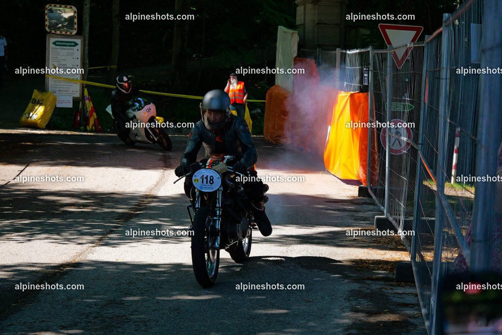 P1026350 | Erleben Sie atemberaubende, hochqualitative Fotos Ihrer Fahrt entlang der malerischen Alpenstraßen. Besuchen Sie alpineshots.com, um professionelle Aufnahmen Ihrer unvergesslichen Reise zu finden und zu kaufen - Realisiert mit Pictrs.com