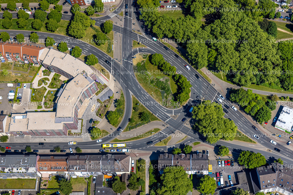 Essen250507682 | Luftbild, Belia Seniorenresidenz Altenessen, Kreisverkehr Kreuzungsbereich Stauderstraße, Altenessener Straße und Wilhelm-Nierswandt-Allee, Altenessen, Essen, Ruhrgebiet, Nordrhein-Westfalen, Deutschland