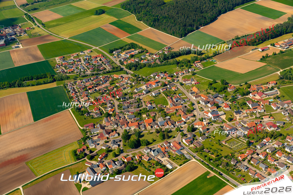 Das Luftbild zeigt : Amerbach Wemding - Die Luftaufnahme wurde 2024 vom UL-Flugzeug aus erstellt ( keine Drohne ) - Hochauflösende Luftaufnahme - Für grossformatige Ausdrucke geeignet. Die Geschenkidee !Mit Lizenz und Bildrechte bestellbar