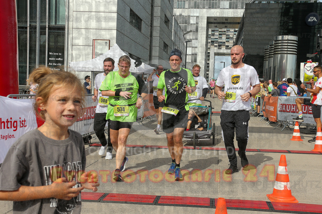 250920_1333_EX1_5447 | Sportfotografie im Rhein-Sieg Kreis, Köln, Bonn, NRW, Rheinland Pfalz, Hessen, etc. Unser Tätigkeitsfeld umfasst den Laufsport vom Volkslauf über den Marathon, Duathlon, Triathon bis zum Ultralauf wie Kölnpfad Ultra oder Schindertrail.