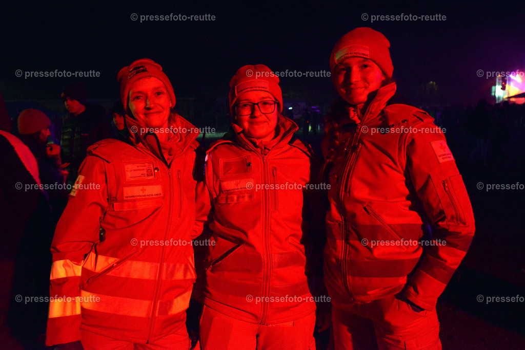 news-2022-Dez03-Krampusumzug-Reutte-WTV_6136 | Info aus dem Bezirk Reutte/Ausserfern Tirol sowie eine umfangreiche Bilddatenbank über die gesamte Region: Lechtal, Talkessel Reutte, Tannheimertal, Zwischentoren. Lech, Plansee, Zugspitze, Grenztunnel, B179, Fernpassstraße, Verkehr, Lawinen, Tradition, - Realisiert mit Pictrs.com