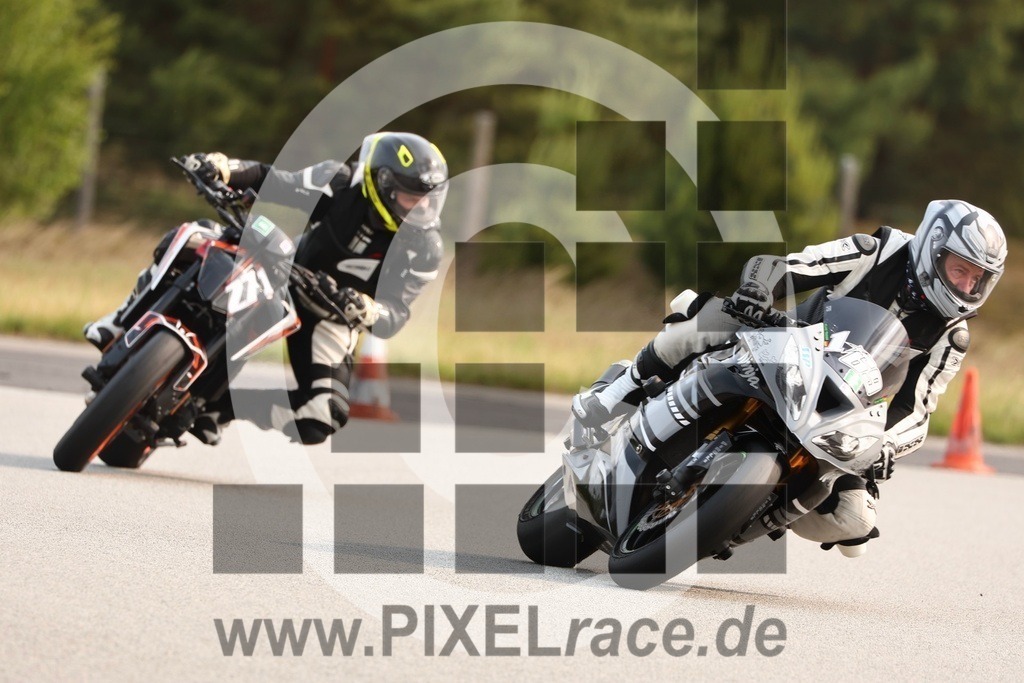 0169-20250609_11666 | Schöne Erinnerungen an spannende Momente - das festzuhalten ist unser Job. PIXELrace.de ist seit 2003 auf den Rennstrecken Europas unterwegs um die Action draußen beim Fahren und die wunderbare Stimmung imm Fahrerlager für euch einzufangen.