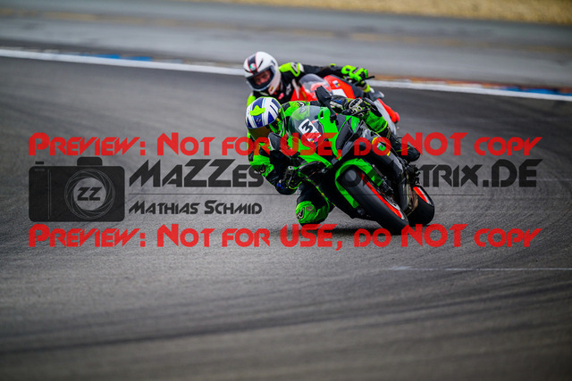 MaZZes_FotoMatrix_240614_6007705_9477 | WEISS