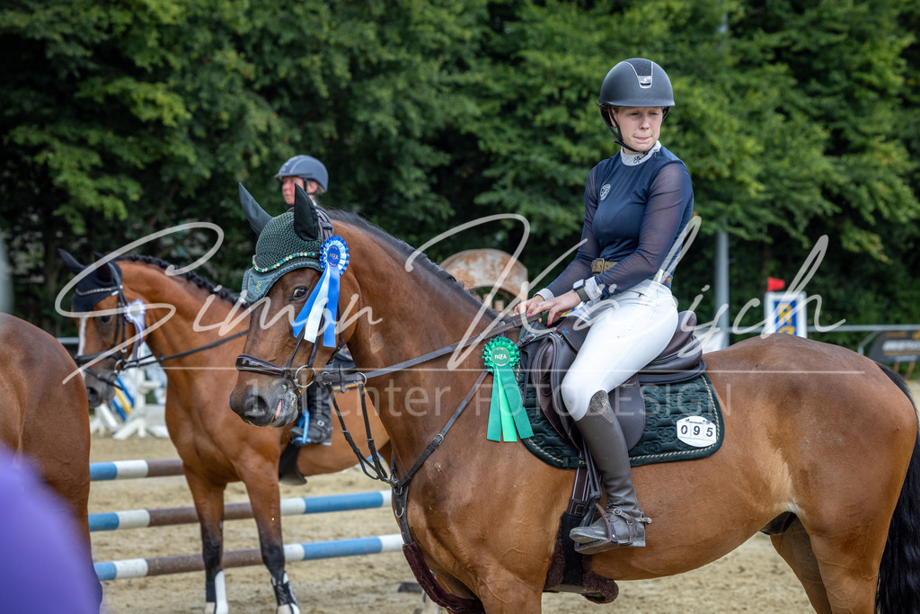 20260704-_3LI1920 | Tierfotografie Pferde, Hunde, Katzen, Haustiere.
Turnierfotografie Reitturniere, Reiten, Springreiten, Dressur in Hanau, dem Main-Kinzig-Kreis und dem Rhein-Main- Gebiet um Frankfurt
