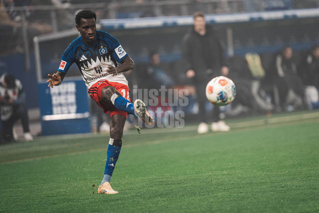 Fußball | Männer | Saison 2025/2026 | 1. Fußball-Bundesliga | 13. Spieltag | Hamburger SV vs. SV Werder Bremen | 07.12.2025 | Hereingabe von Bakery Jatta (#18, HSV)