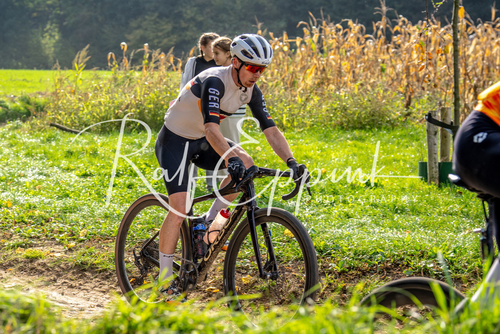 Ralf Eppink Photography 20251012_DSC04924 | Sportfotografie, Eventfotografie, Porträtfotografie, Radsport Fotograf, Triathlon Fotograf, Düsseldorf Fotograf, Köln Fotograf, Actionfotografie, Teamfotografie, Peoplefotografie, Business Portraits, Veranstaltungsfotografie, Reportagefotografie - Realisiert mit Pictrs.com