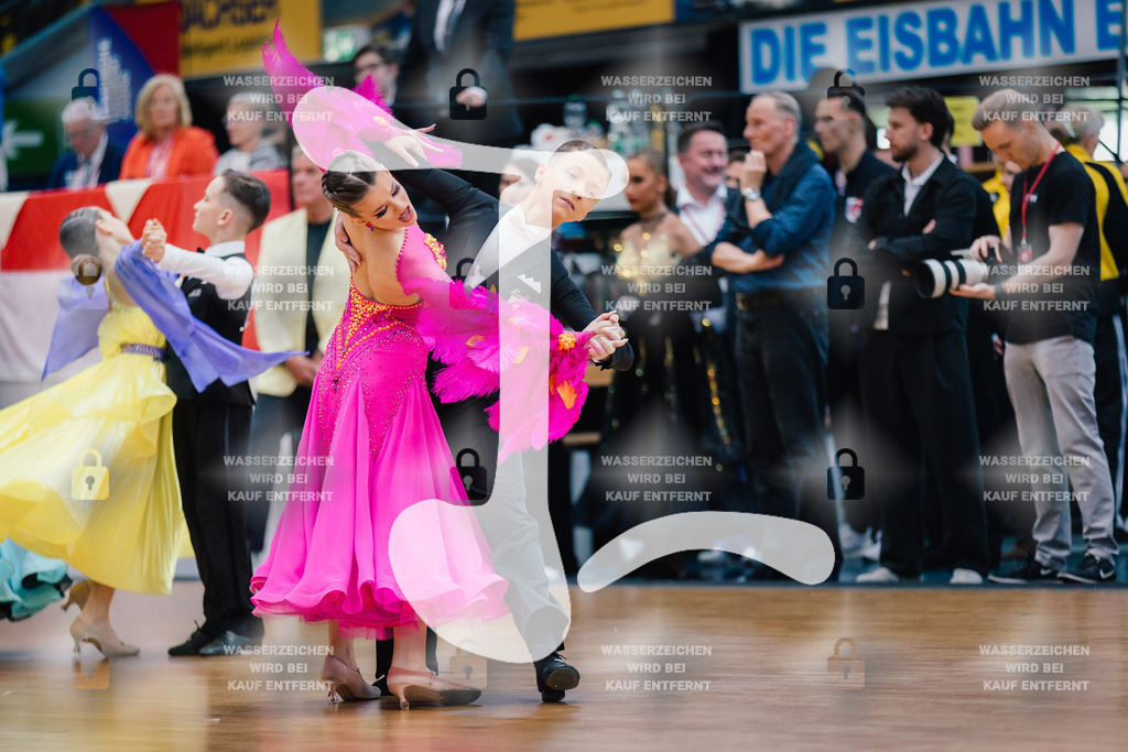 Hessen Tanzt WDSF Open Junior II Standard 10th (210) Tim Gordon _ Luisa Huber (Schwarz-Weiß-Club Pforzheim)-2025-05-17-7410 | Webshop for digital downloads and prints of dance sport, event & show photographer Julian Link - Realisiert mit Pictrs.com
