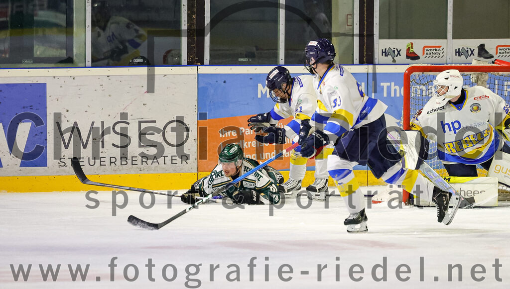 2026-01-09_069_TSV_Erding_gegen_Stuttgart_Rebels | Erding, Deutschland, 09.01.2026:Eishockey, Oberliga Süd 2025 / 2026, 35. Spieltag, TSV Erding gegen Stuttgart Rebels, Endergebnis: Dennis Miller (Erding Gladiators, #61)Foto: Christian Riedel / fotografie-riedel.net
