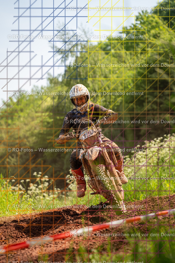 Wolfshausen 4 Lauf -1411 | Sportfotografie von RO-Fotos: Motorsport, Motocross, Enduro, Laufveranstaltungen und Triathlon. Professionelle Fotos von Sportlern und Events. - Realisiert mit Pictrs.com