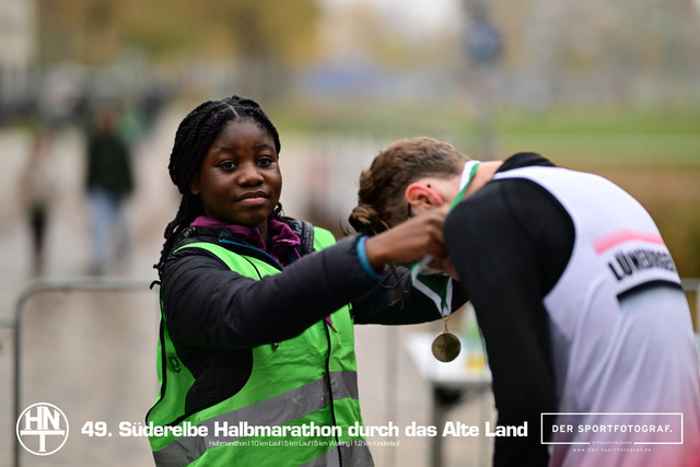Süderelbe Halbmarathon 2025 I 09.11.2025 I Fotograf_DerSportfotograf.I 00541 | Der Sportfotograf. - Realisiert mit Pictrs.com