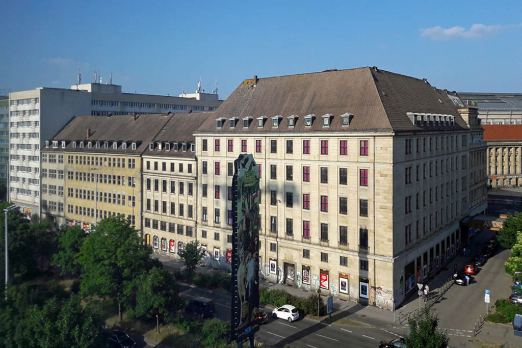 Hotel Astoria | Das Team hinter BILDLEXIKON LEIPZIG bündelt historische wie aktuelle Informationen über die Stadt Leipzig in Text und Bild auf einer Plattform und stellt diese der interessierten Öffentlichkeit zur Verfügung.