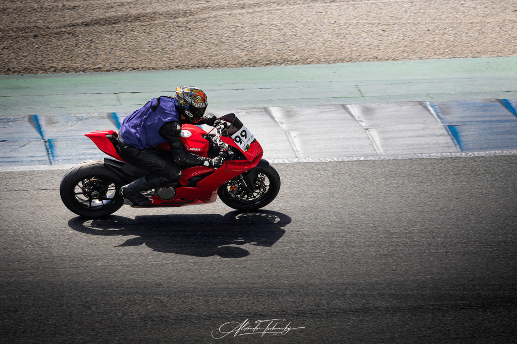 Ducati Trackday Hockenheimring 2026 | Entdecken Sie die faszinierende Welt von Alexander Tschuncky Arts: Kreative Fotografie, atemberaubende Automobilkunst und hochwertiger Bilderdruck. Lassen Sie sich inspirieren! - Realisiert mit Pictrs.com