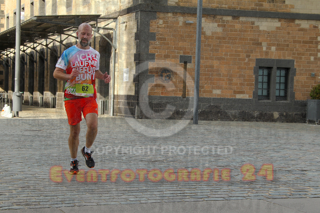 250920_1535_EV4_9212 | Sportfotografie im Rhein-Sieg Kreis, Köln, Bonn, NRW, Rheinland Pfalz, Hessen, etc. Unser Tätigkeitsfeld umfasst den Laufsport vom Volkslauf über den Marathon, Duathlon, Triathon bis zum Ultralauf wie Kölnpfad Ultra oder Schindertrail.