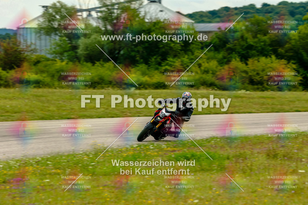 Chambley Juli-3263 | Hier findet Ihr Bilder von Touristenfahrten auf der Nürburgring Nordschleife oder von anderen Veranstaltungen die ich besucht habe. Viel Spass beim Durch Schauen 