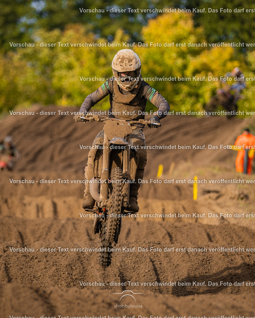 10_05_Dreetz-5887 | Sportfotografin aus Berlin-Brandenburg mit Fokus auf Motocross. Ich halte deine sportliche Leistung und echte Emotionen auf und neben der Strecke professionell fest. Entdecke die Fotos von deinem Rennen und bestelle sie direkt hier im Shop.