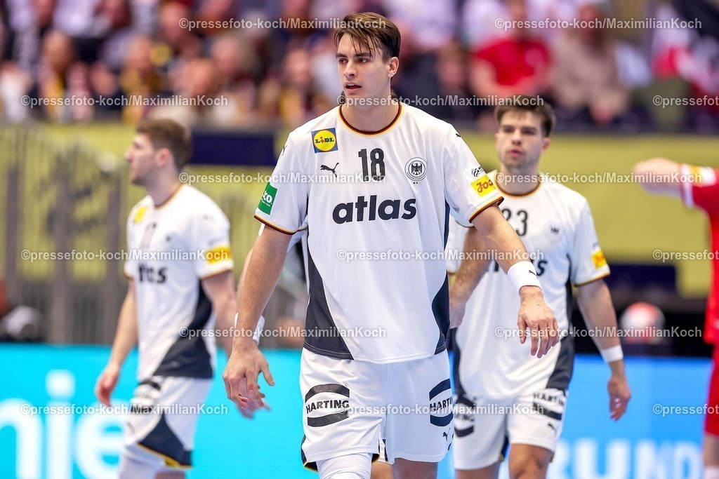 EHF15012602136 | 15.01.2026, Handball, Men's EHF EURO 2026, Deutschland - Österreich, Jyske Bank Boxen in Herning, Dänemark, Preliminary Round:  Julian Köster (Germany #18)  