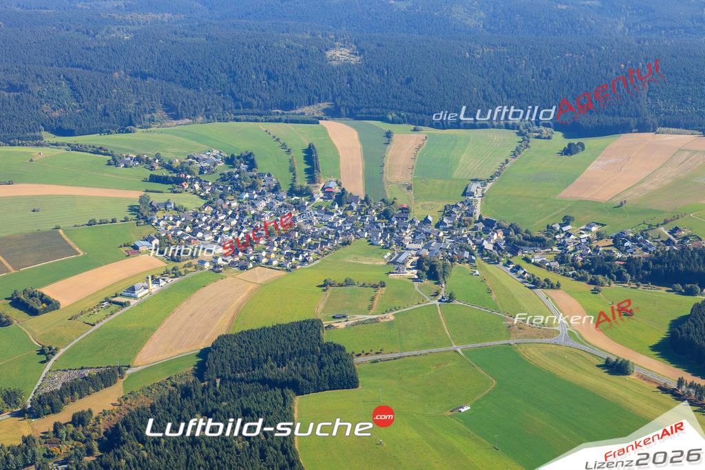Die Luftaufnahme Haßlach - Teuschnitz wurde vom UL-Flugzeug (keine Drohne) aus fotografiert.Hohe Druck- Auflösung-die Geschenkidee!