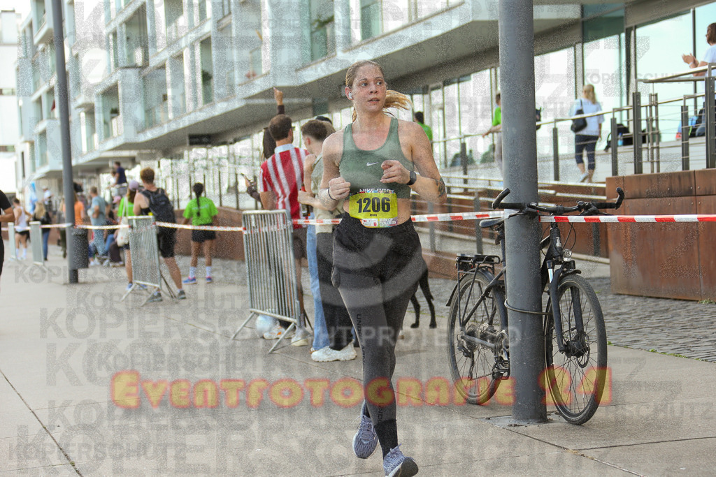 250920_1453_EX1_8101 | Sportfotografie im Rhein-Sieg Kreis, Köln, Bonn, NRW, Rheinland Pfalz, Hessen, etc. Unser Tätigkeitsfeld umfasst den Laufsport vom Volkslauf über den Marathon, Duathlon, Triathon bis zum Ultralauf wie Kölnpfad Ultra oder Schindertrail.