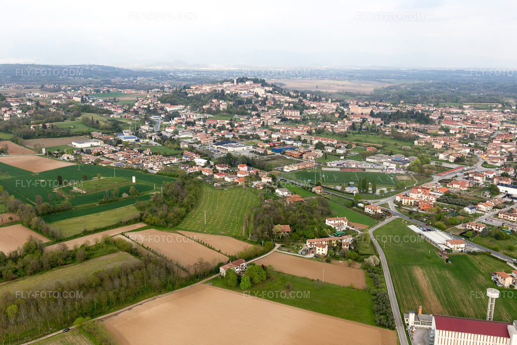 Aerial view: View of the town in San Daniele del Friuli in the state Udine, Italy.Photo: IMG_098756.jpg taken on 04/07/2017 by Werner Riehm/FLY-FOTO.comResolution of the original: 5472 x 3648 px