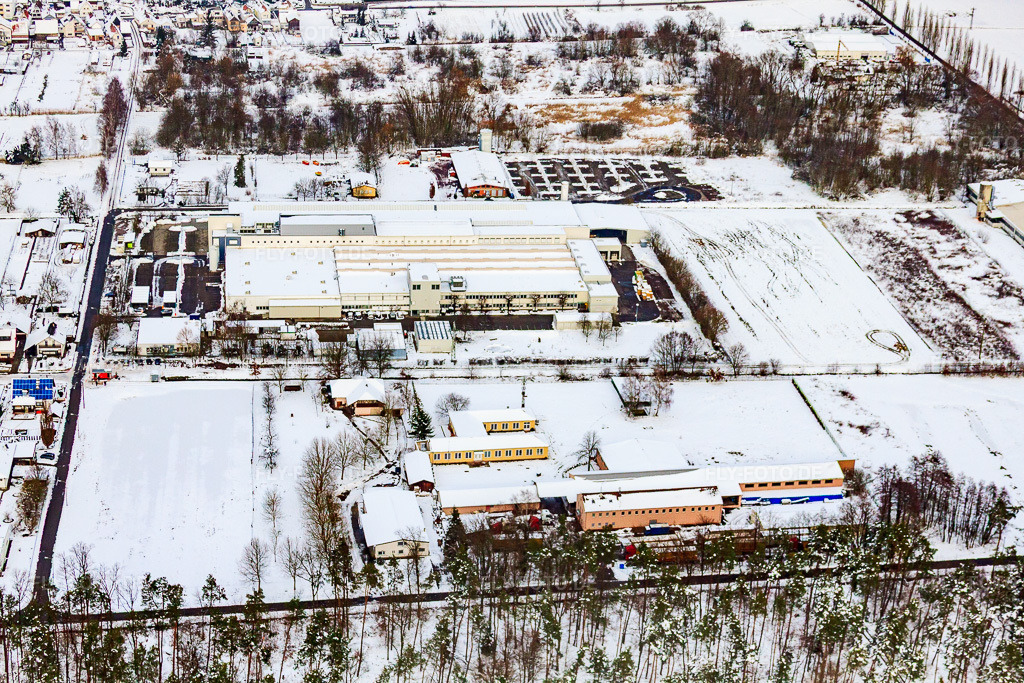 Luftbild: Webasto Mechatronics bei Schnee im Winter im Ortsteil Schaidt in Wörth im Bundesland Rheinland-Pfalz in Deutschland. Foto: IMG_36253.jpg vom 02.01.2011 durch Werner Riehm/FLY-FOTO.de