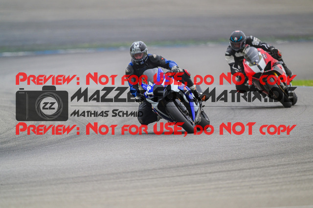 MaZZes_FotoMatrix_240521_6007705_2873 | WEISS