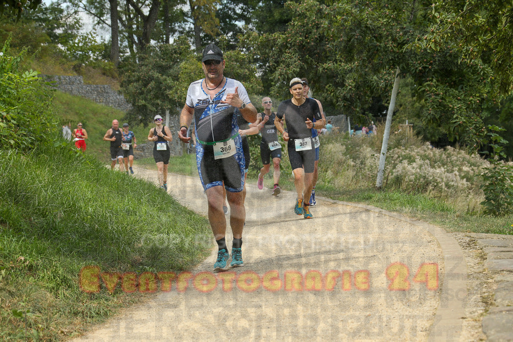 250824_1343_EX1_3377 | Sportfotografie im Rhein-Sieg Kreis, Köln, Bonn, NRW, Rheinland Pfalz, Hessen, etc. Unser Tätigkeitsfeld umfasst den Laufsport vom Volkslauf über den Marathon, Duathlon, Triathon bis zum Ultralauf wie Kölnpfad Ultra oder Schindertrail.
